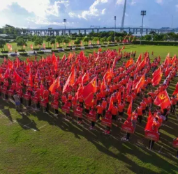 双色球党委党员参加纪念中国共产党成立95周年“跑步前进”微马跑活动